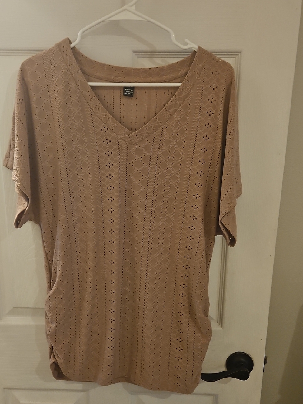 Women's V-Neck Eyelet Knit Top - Taupe